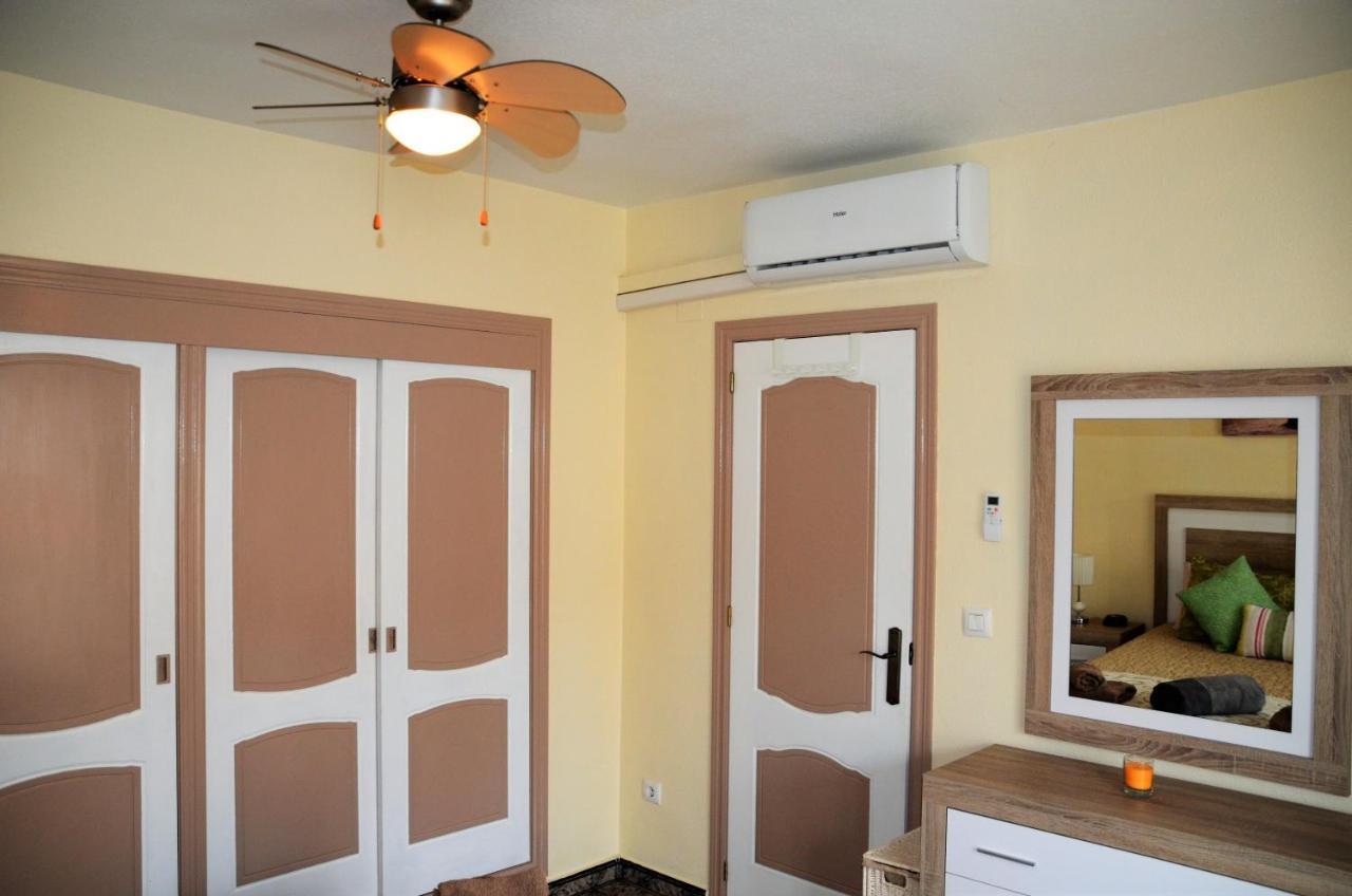 Naufragos Beach Apartment Torrevieja Esterno foto